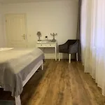 Ecke - Der Romanik Daire *